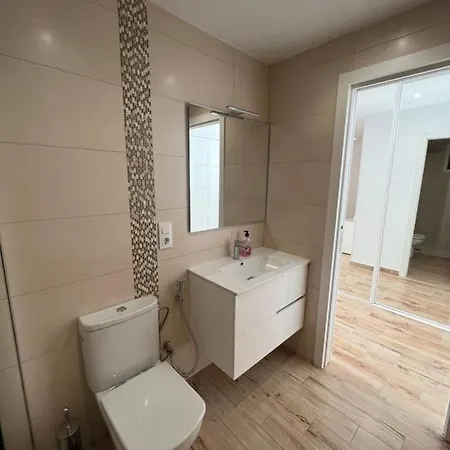 Apartman 211 *